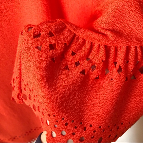 Banana Republic Cut Out Detail Top - L - Picture 7 of 7